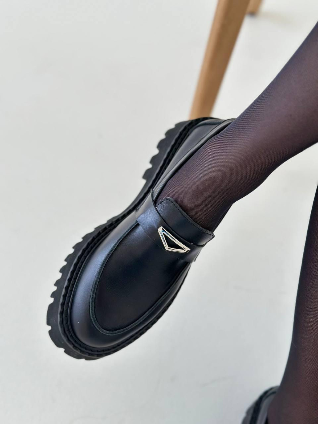 Лоферы из натуральной кожи прямая перемычка Прада Черный (154.01626) модель P_146966-S38_147130 Фото