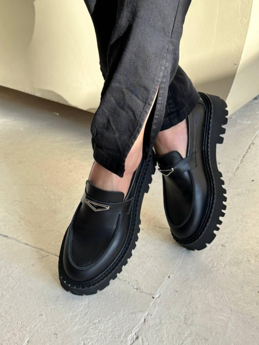 Лоферы из натуральной кожи прямая перемычка Прада Черный (154.01626) модель P_146966-S38_147130 Фото