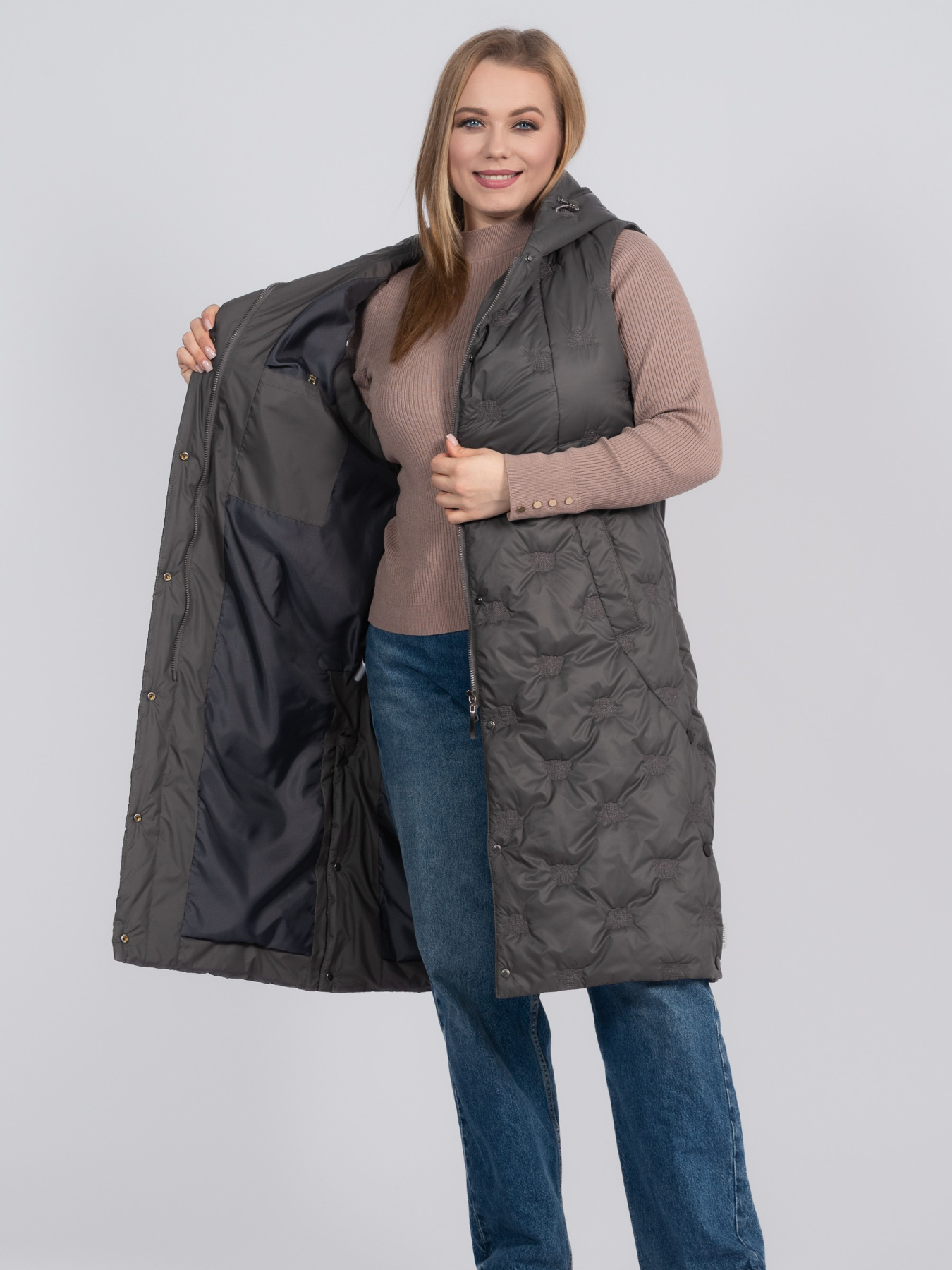 Жилетка женская больших размеров модель 1172-r Жилетка женская больших размеров модель 1172-r Фото