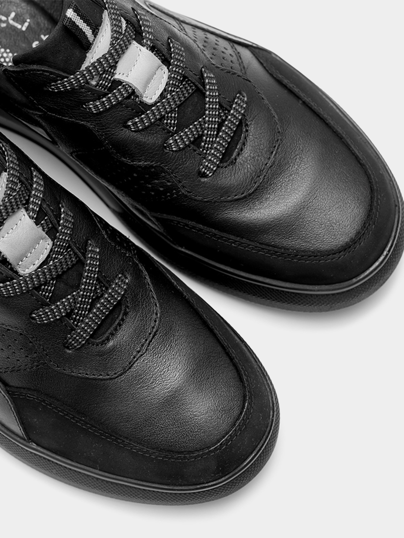 Кроссовки женские Forelli 56602 черные модель 56602-Black Фото