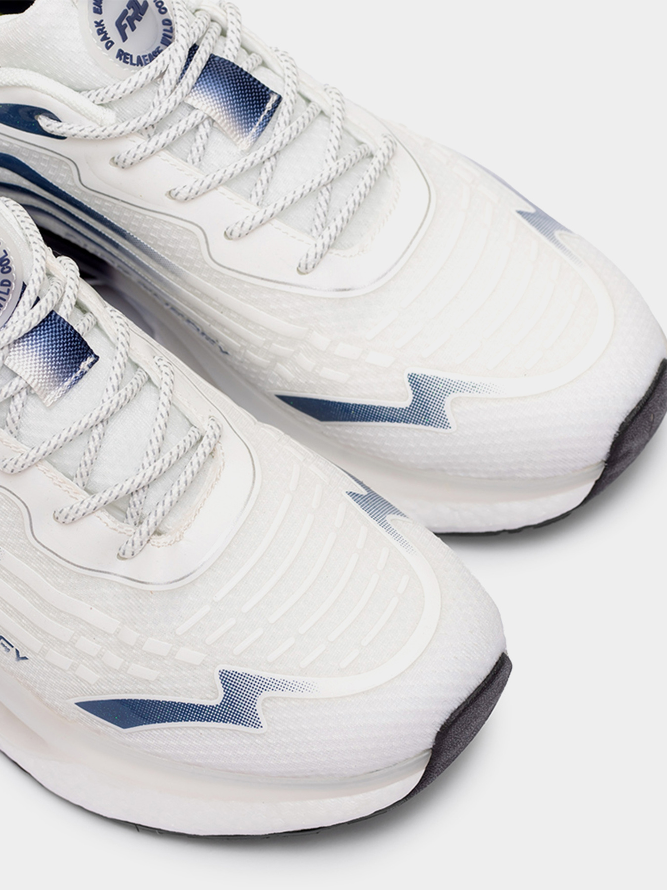 Кроссовки мужские Forelli 90002 белые модель 90002-White Кроссовки мужские Forelli 90002 белые модель 90002-White Фото