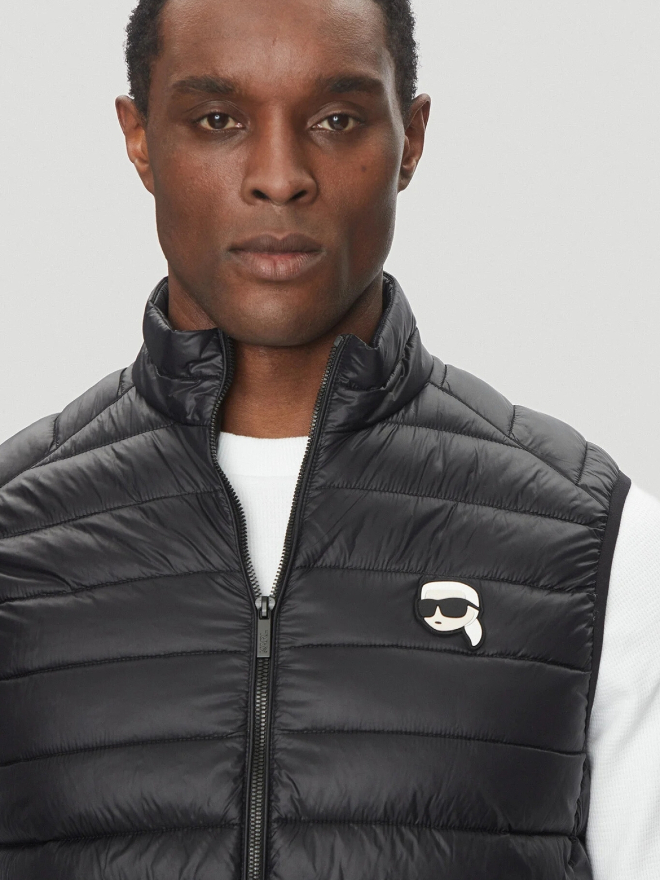 Утепленный жилет Karl Lagerfeld модель 500590.505711;990 Фото