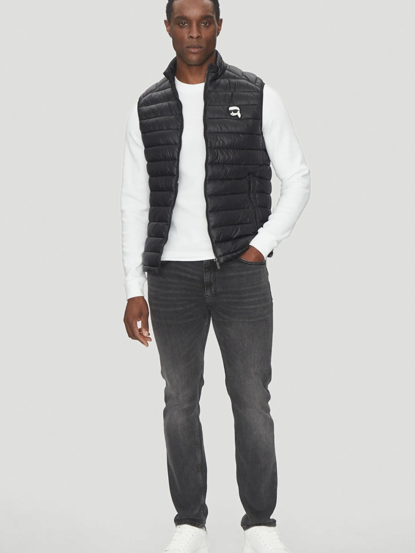 Утепленный жилет Karl Lagerfeld модель 500590.505711;990 Фото