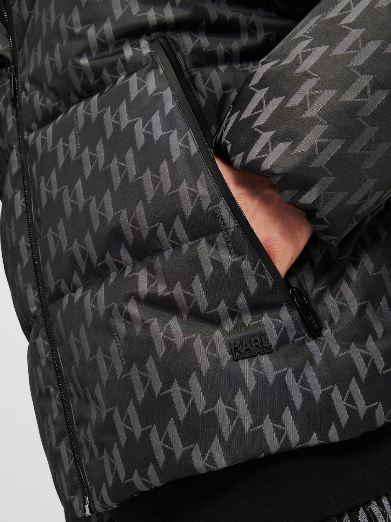 Зимова куртка Karl Lagerfeld модель 544529.505018;990 Фото