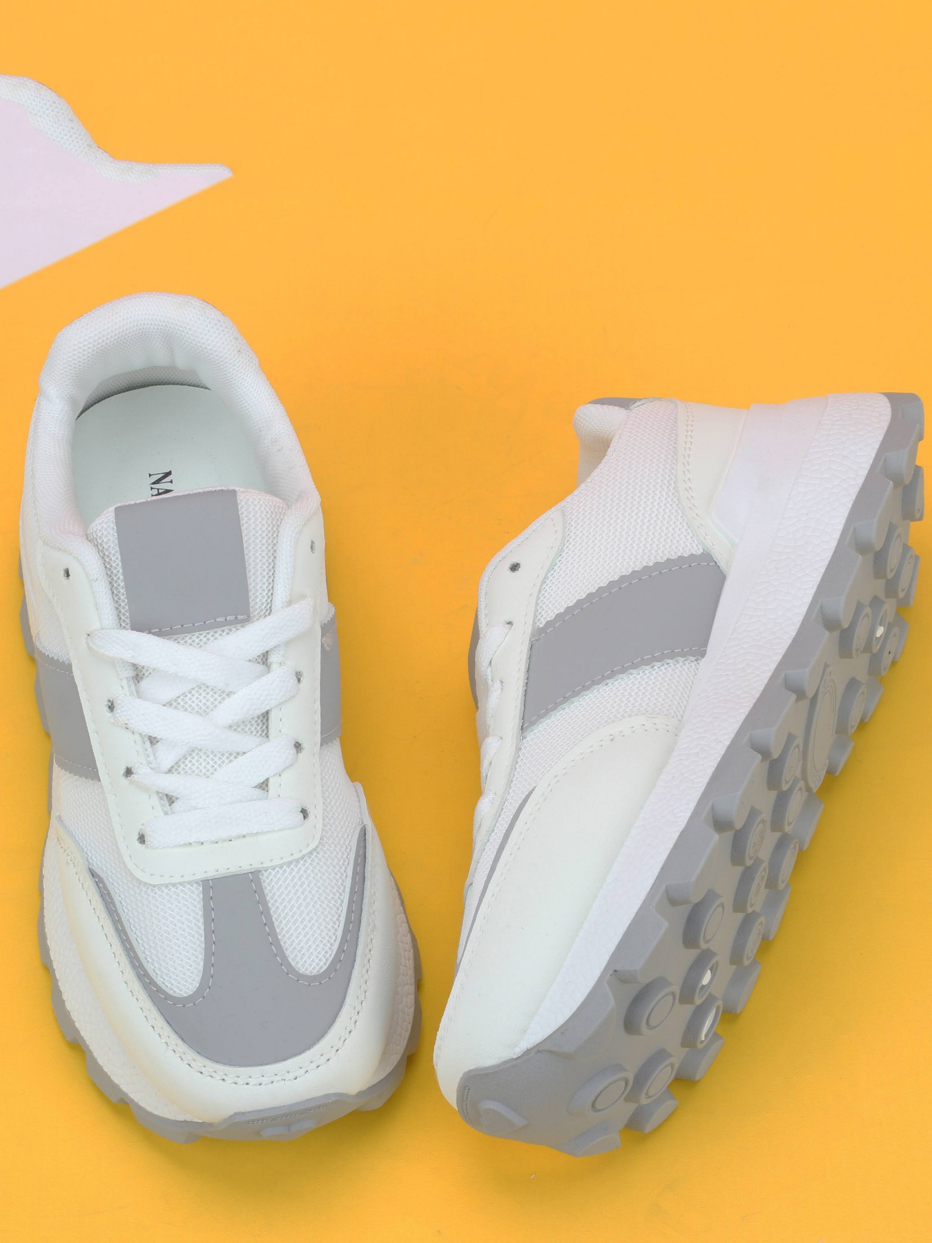 Кросівки Navigator BN619-3 Білий модель BN619-3 Кросівки Navigator BN619-3 Білий модель BN619-3 Фото