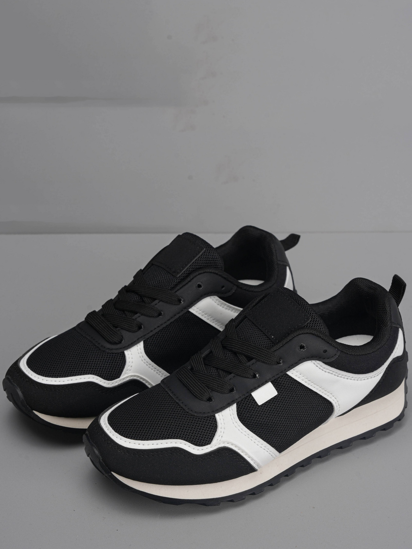 Кросівки Navigator BN2020-2 Чорний модель BN2020-2 Кросівки Navigator BN2020-2 Чорний модель BN2020-2 Фото