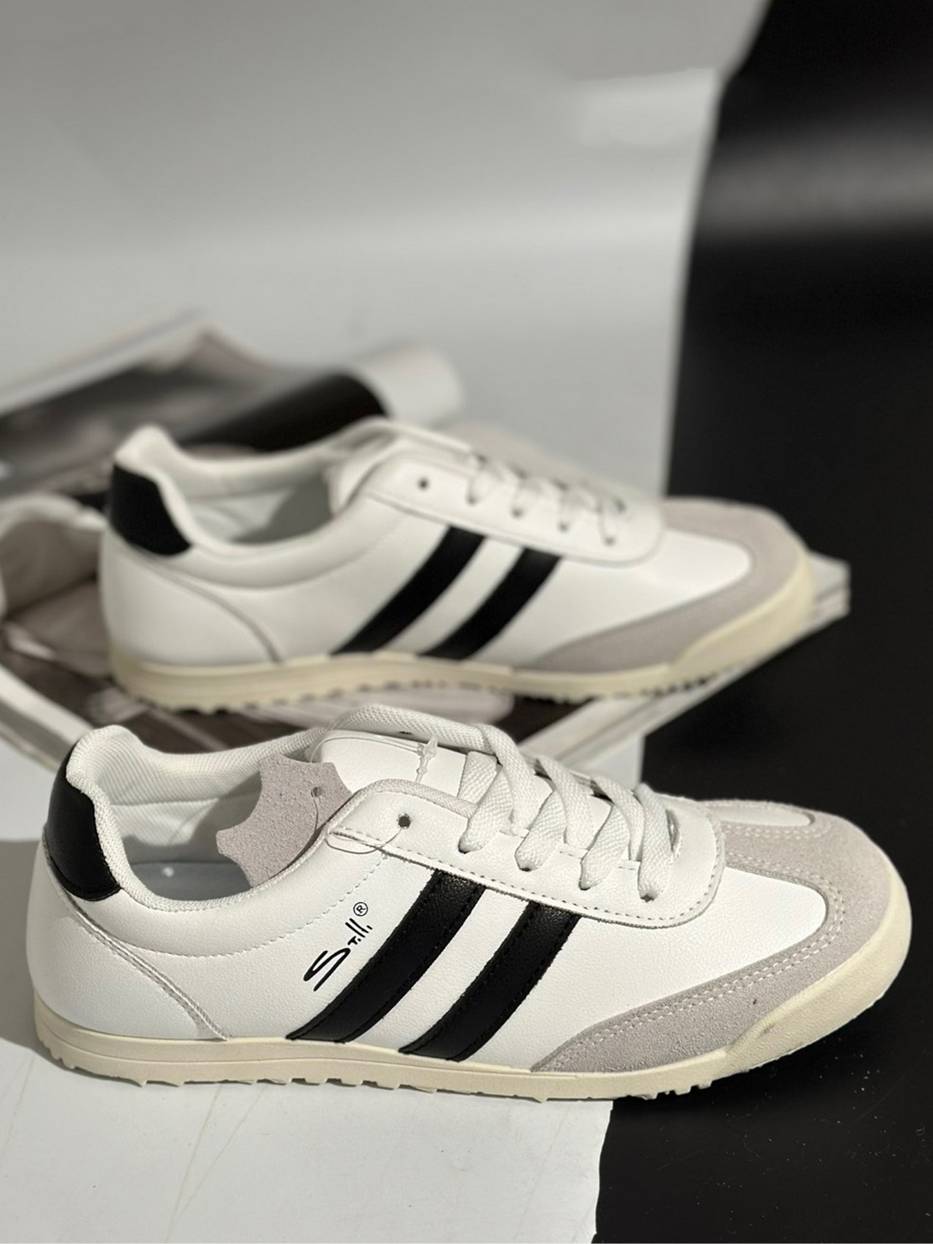 Кожаные кроссовки Stilli ZHN10-5 Белый модель ZHN10-5 Фото