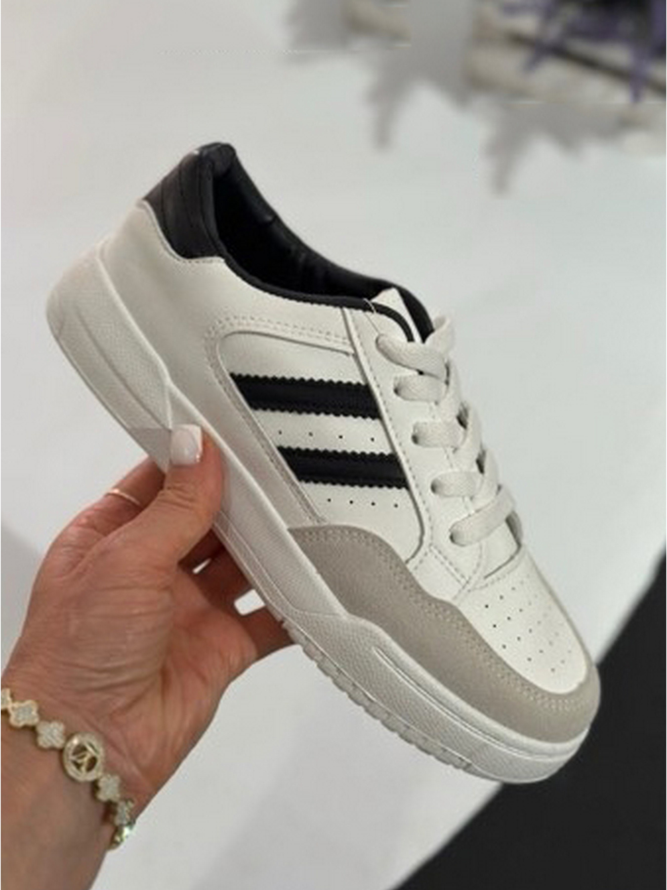 Шкіряні кросівки Stilli ADN120-86 Білий модель ADN120-86 Шкіряні кросівки Stilli ADN120-86 Білий модель ADN120-86 Фото