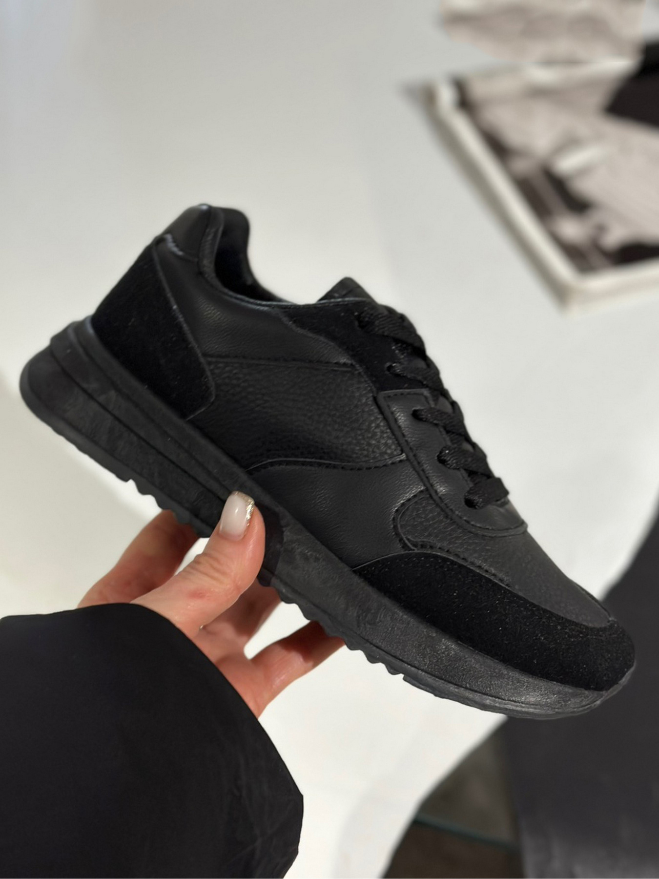 Кожаные кроссовки Stilli GMN170-1 Черный модель GMN170-1 Фото