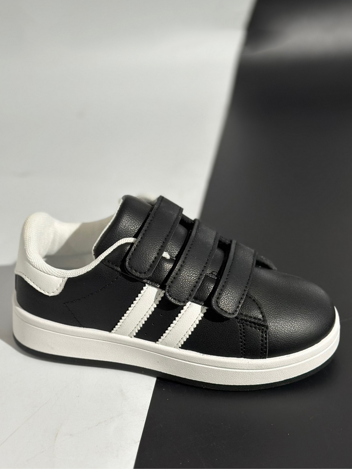 Кожаные кроссовки Stilli XTN300-2 Черный модель XTN300-2 Фото