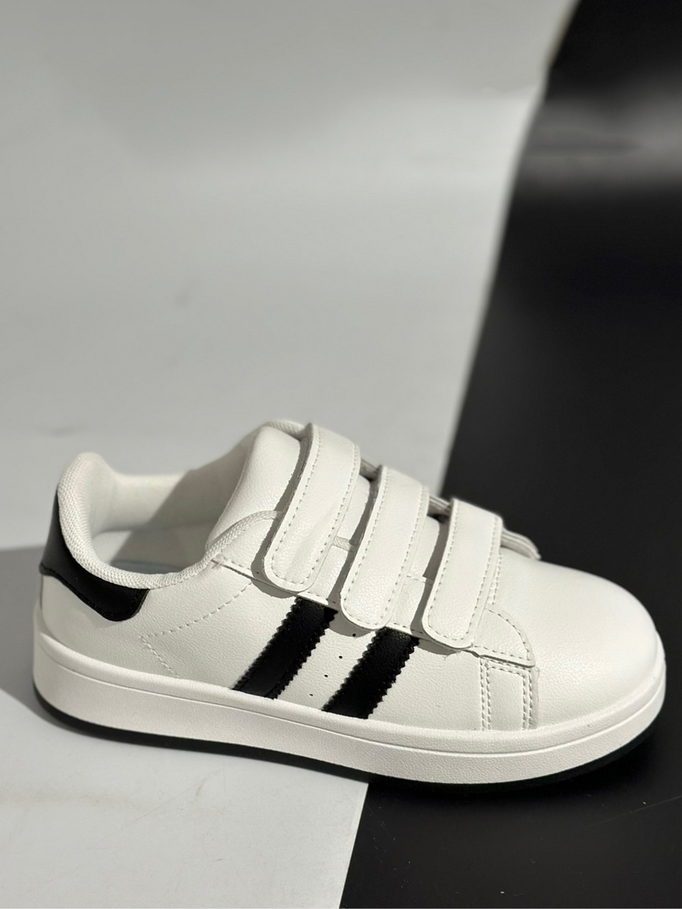 Кожаные кроссовки Stilli XTN300-3 Белый модель XTN300-3 Фото