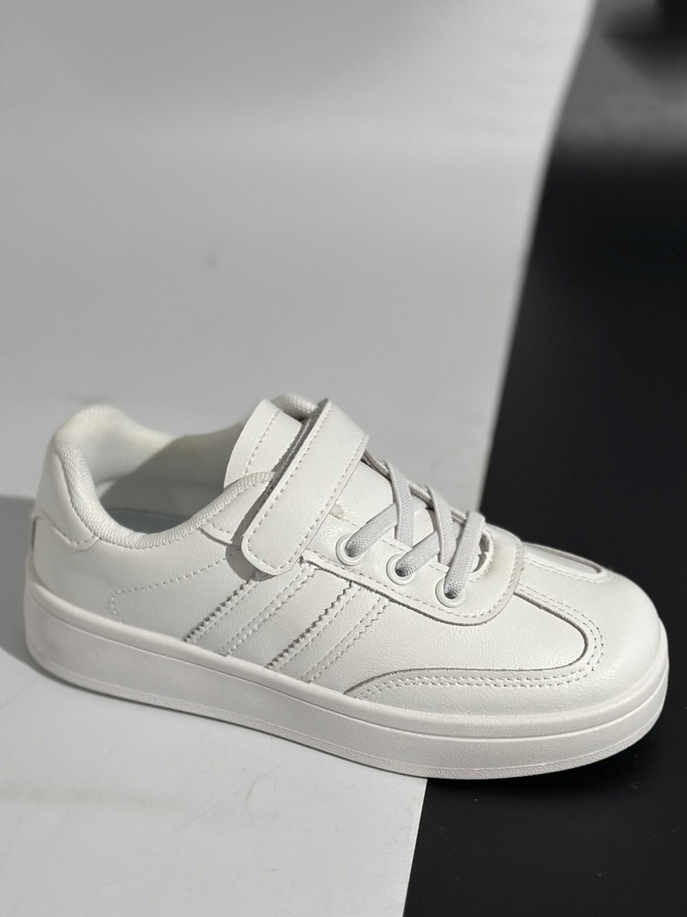 Кожаные кроссовки Stilli XTN320-1 Белый модель XTN320-1 Фото