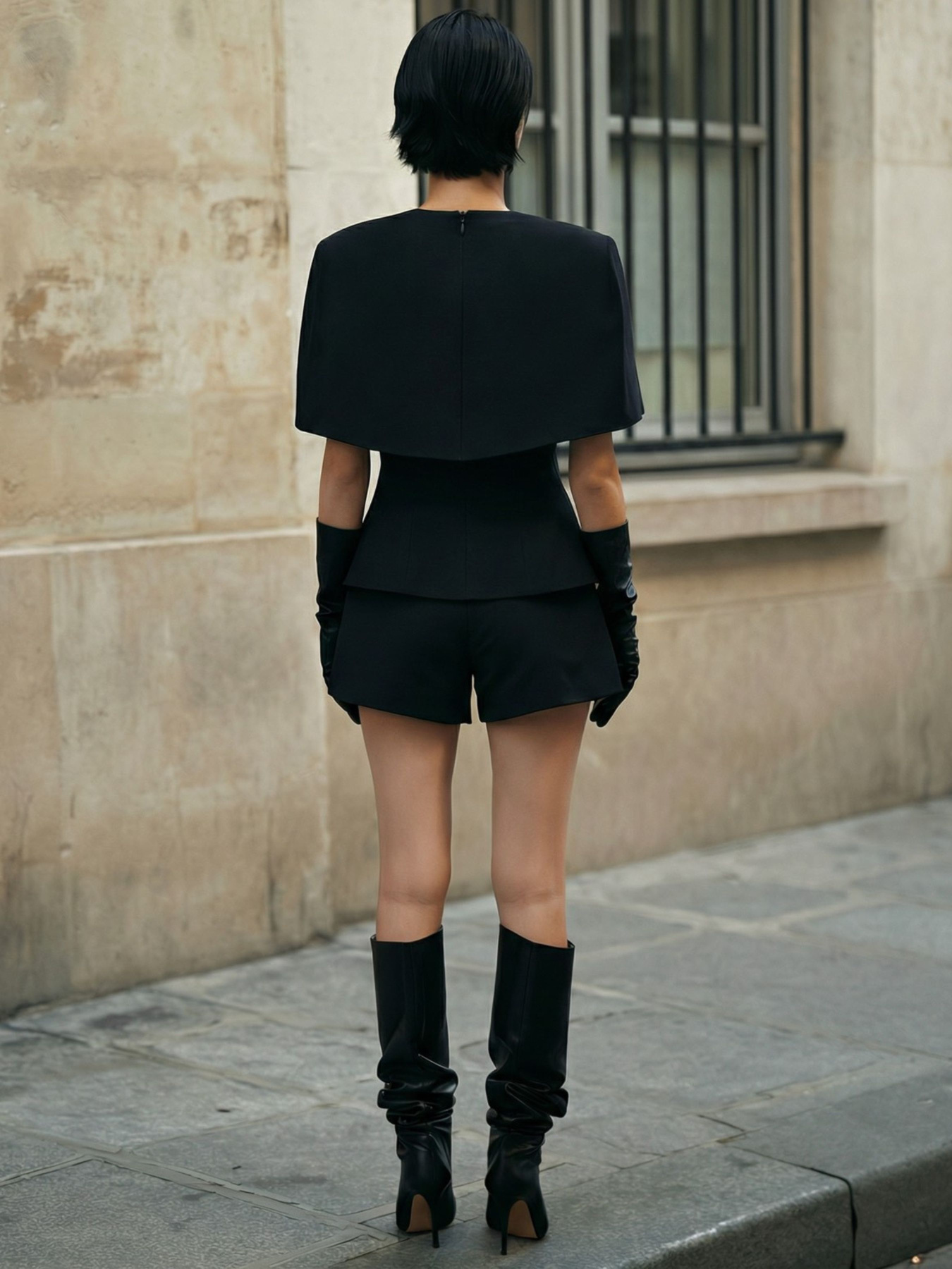 Элегантный топ с кейпом из костюмной ткани в черном цвете модель 401 Фото