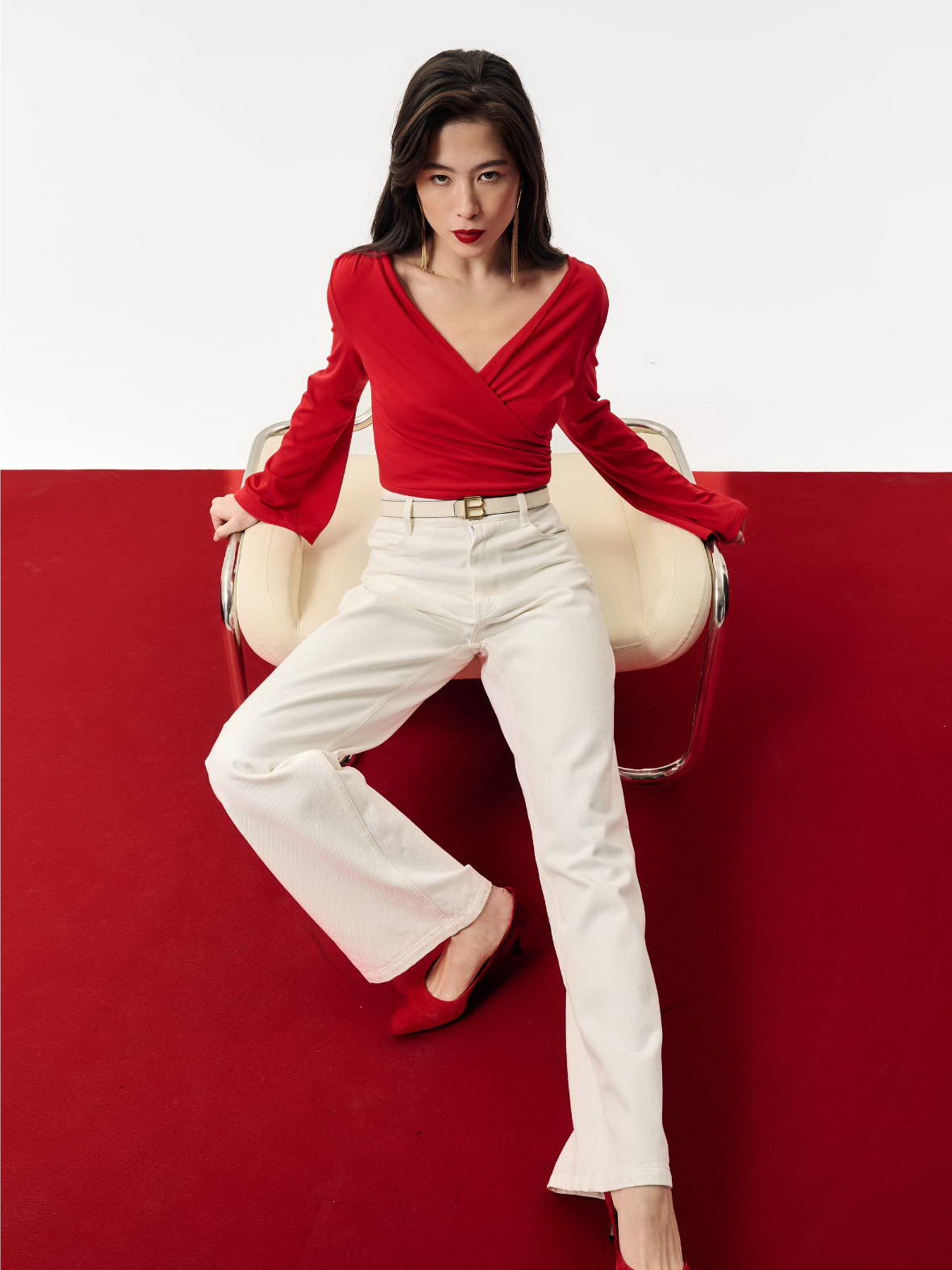 Боді з V-образним вирізом та драпіруванням червоного кольору модель 4917.9 Фото