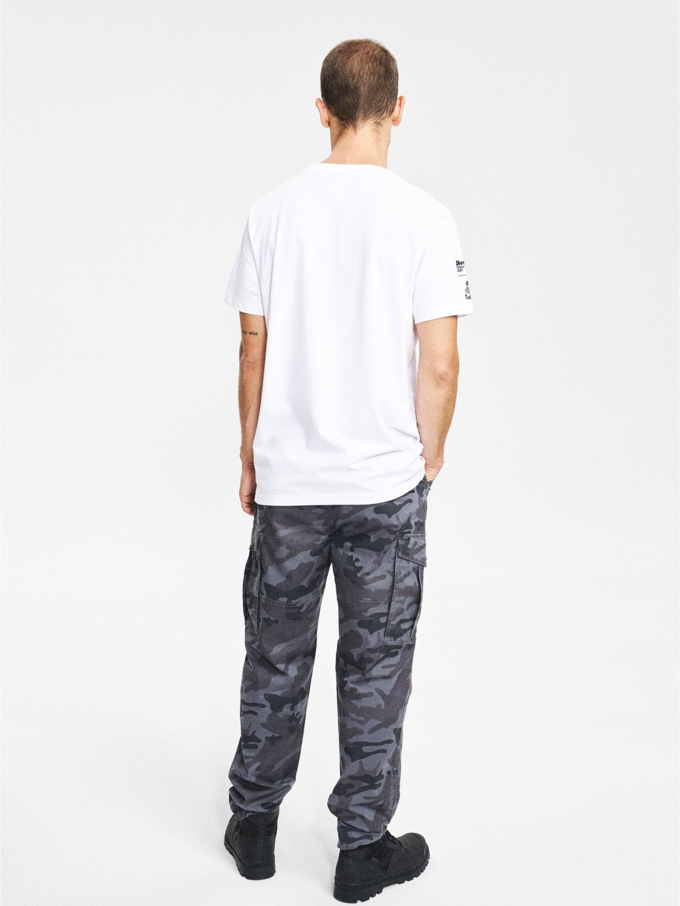 Футболка мужская DKR LOGO SM 256 с принтом белая модель 10048107 Фото