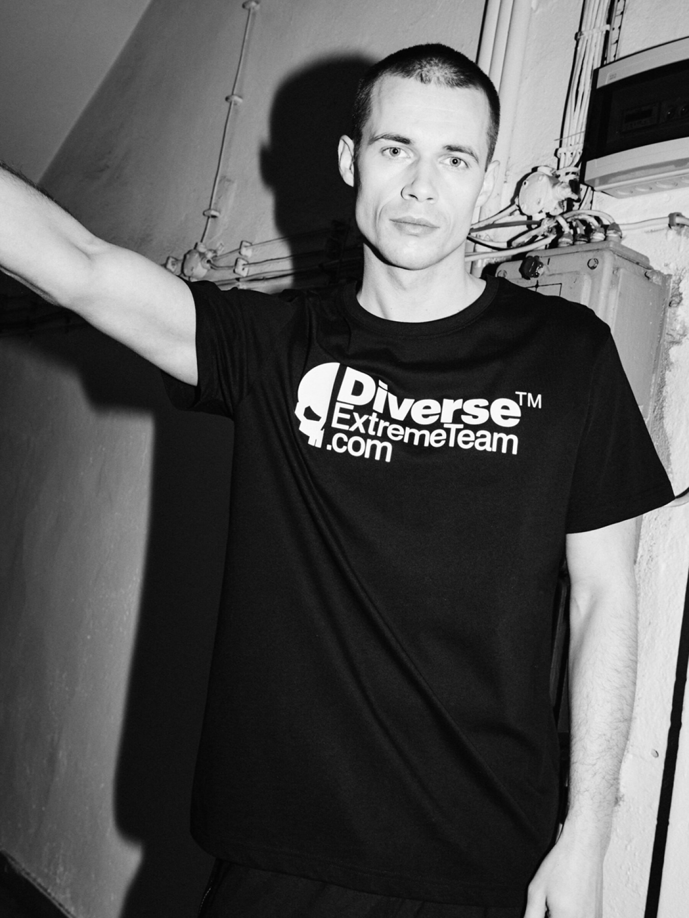 Футболка мужская DEXT LOGO T 261 с логотипом черная модель 10048792 Фото