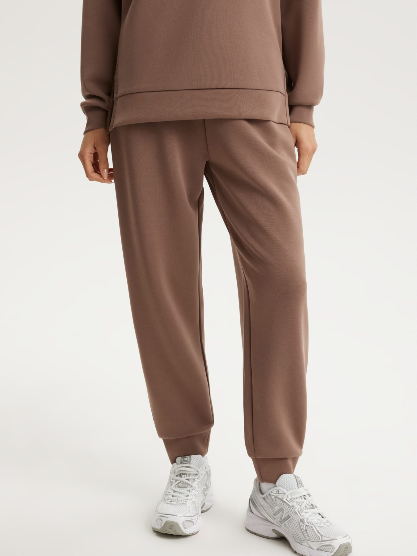 Спортивные штаны женские LADIMOS B 261 светло-коричневые модель 10048869 Фото