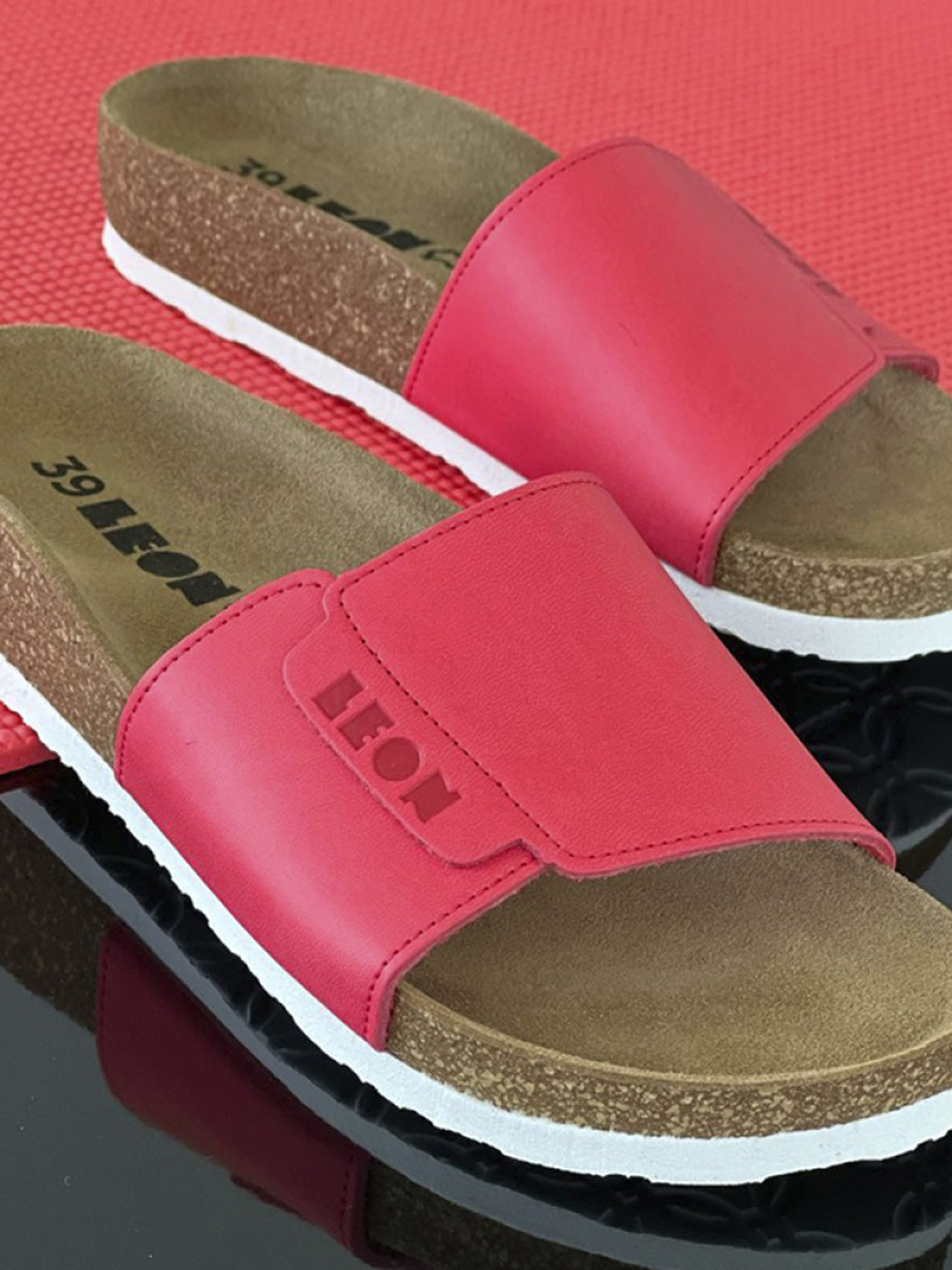 Шлепанцы женские Leon 4022 красные модель 4022-Red Фото