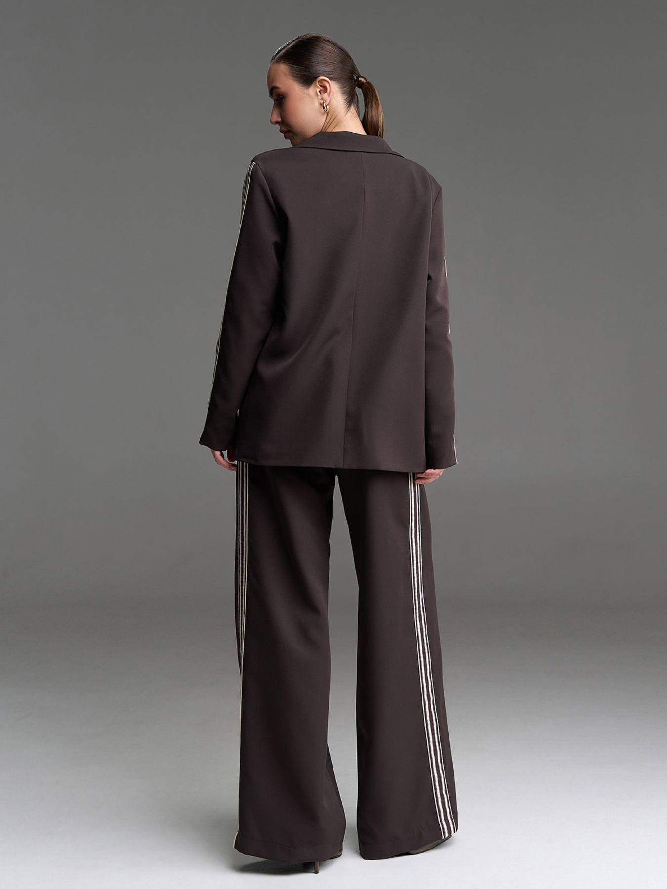 Костюмы модель SA-659A_темно-коричневый Фото