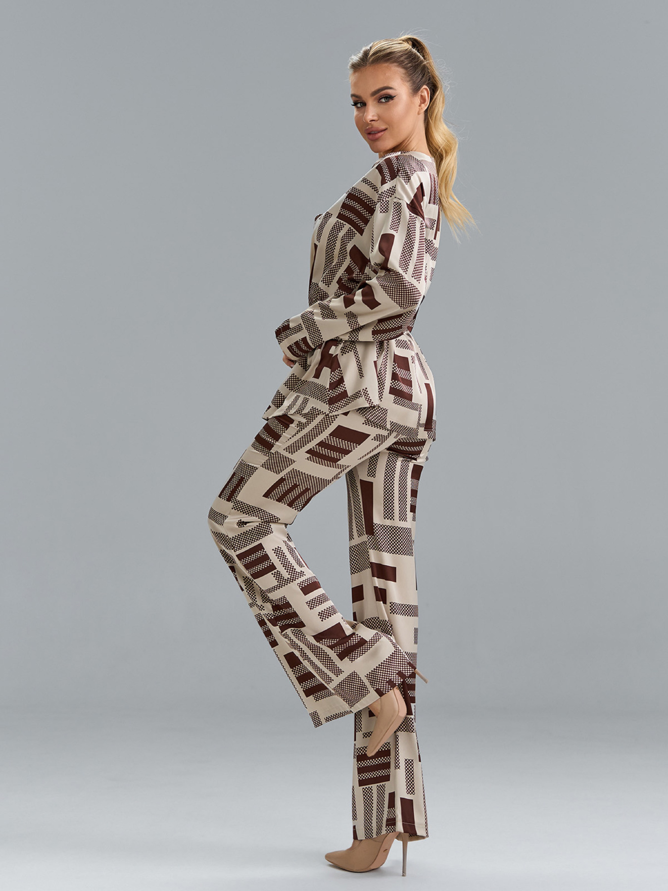 Повседневный костюм ISSA Plus модель 15520_коричневый Повседневный костюм ISSA Plus модель 15520_коричневый Фото