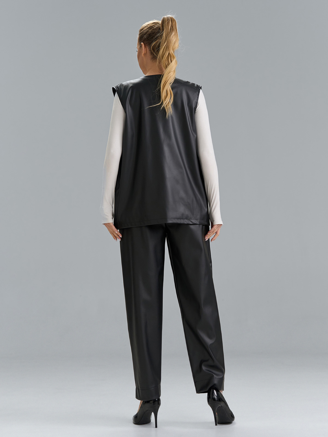 Повсякденний костюм ISSA Plus модель 15525_черный Фото