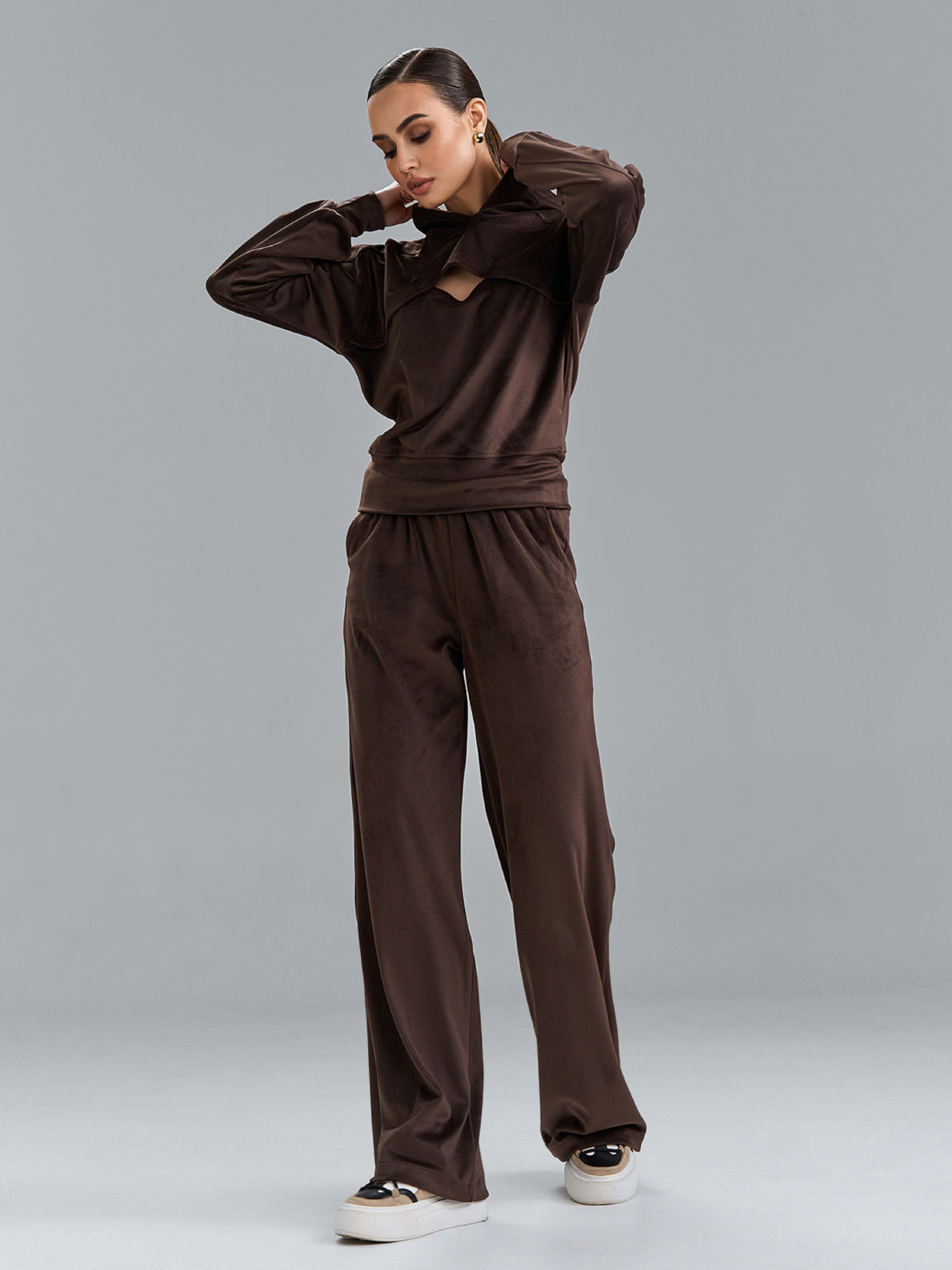 Спортивные костюмы модель 15526_темно-коричневый Спортивные костюмы модель 15526_темно-коричневый Фото