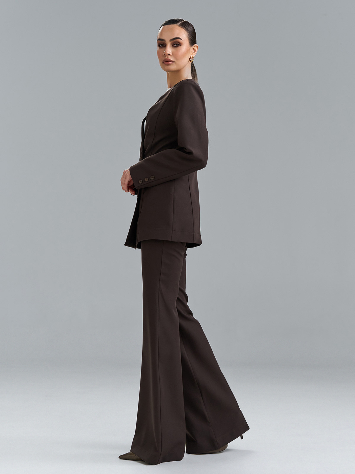 Діловий костюм ISSA Plus модель 15527_темно-коричневый Діловий костюм ISSA Plus модель 15527_темно-коричневый Фото