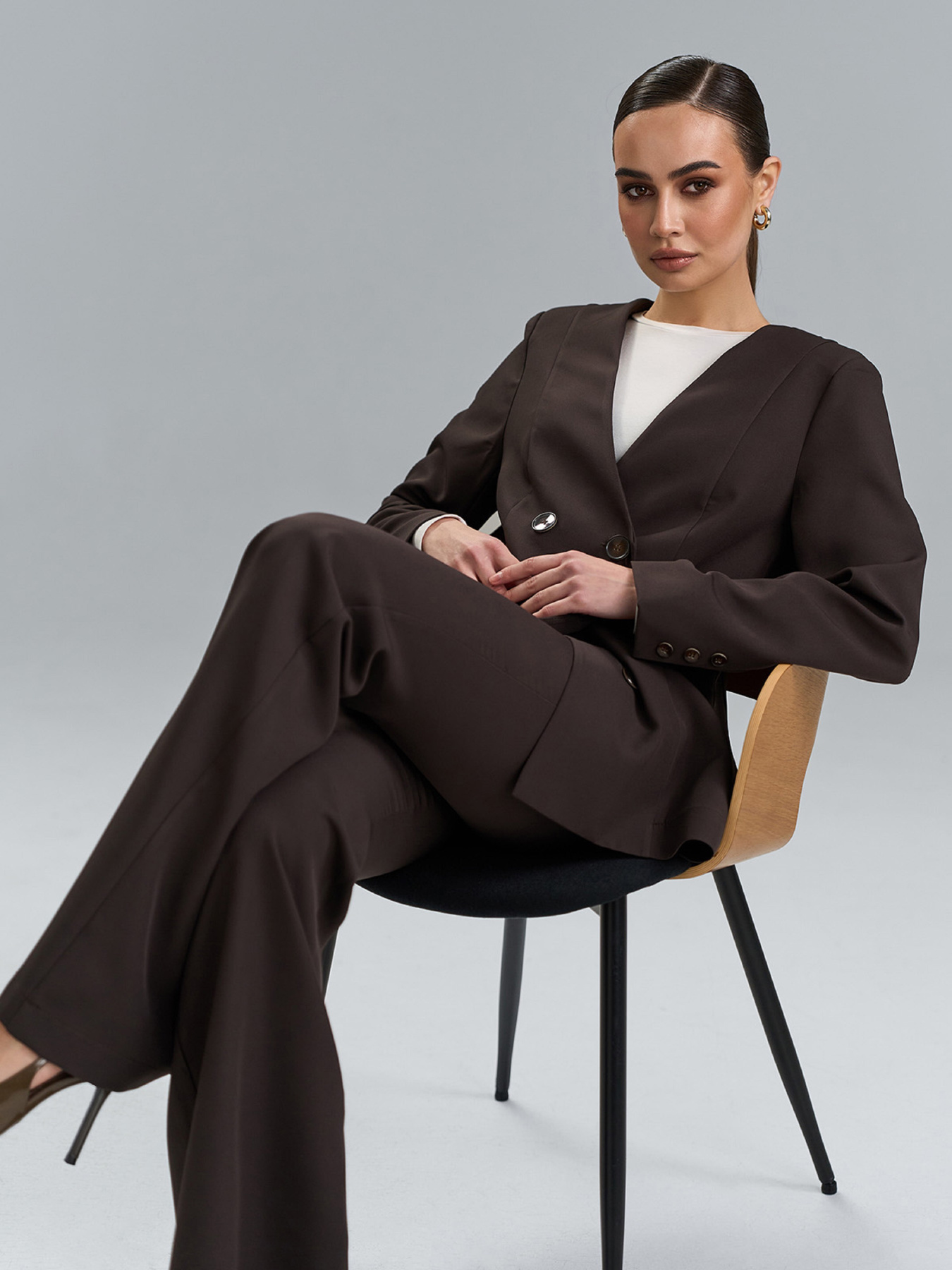 Діловий костюм ISSA Plus модель 15527_темно-коричневый Діловий костюм ISSA Plus модель 15527_темно-коричневый Фото