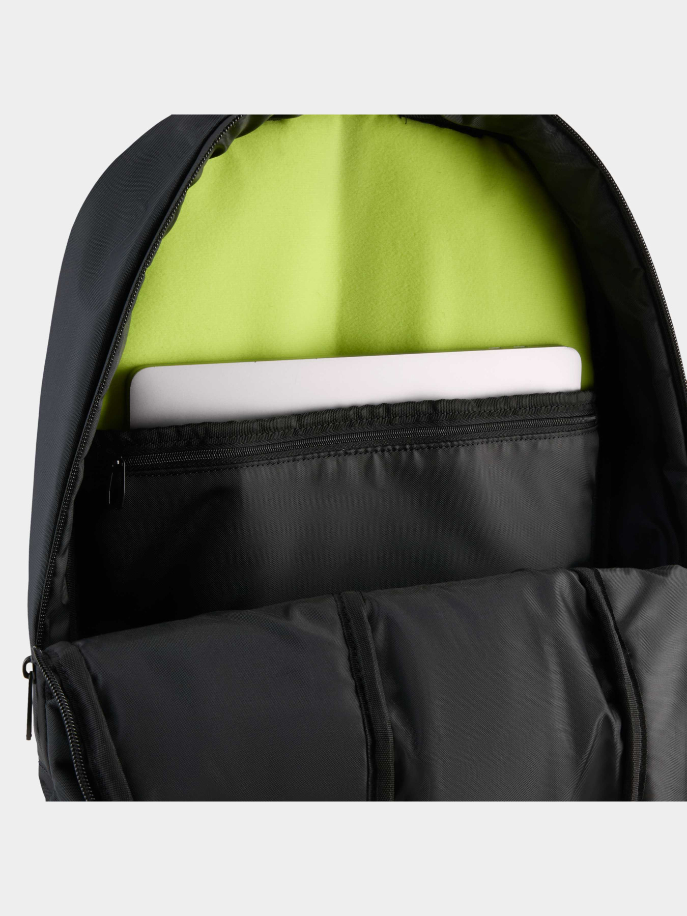 Рюкзак PUMA x ASTON MARTIN ARAMCO F1® TEAM 22L Backpack модель 092255 Фото