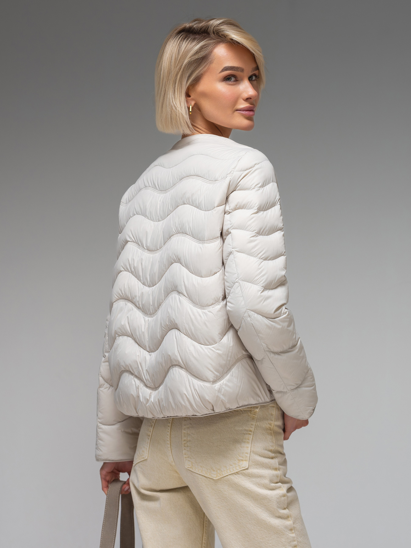 Демісезонна жіноча куртка ультралегка весна-осінь Viva Wear модель 6688 модель 6688-light gray Демісезонна жіноча куртка ультралегка весна-осінь Viva Wear модель 6688 модель 6688-light gray Фото