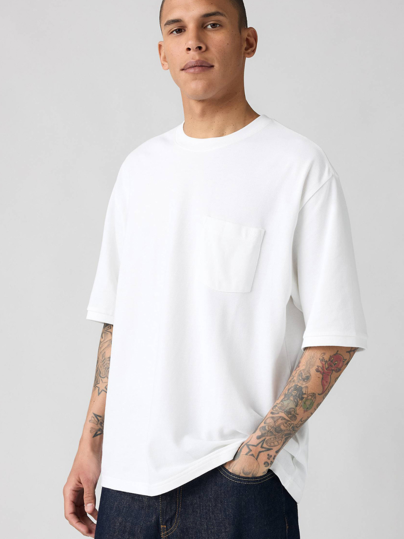 Чоловіча біла футболка модель 001MN;0001 Фото