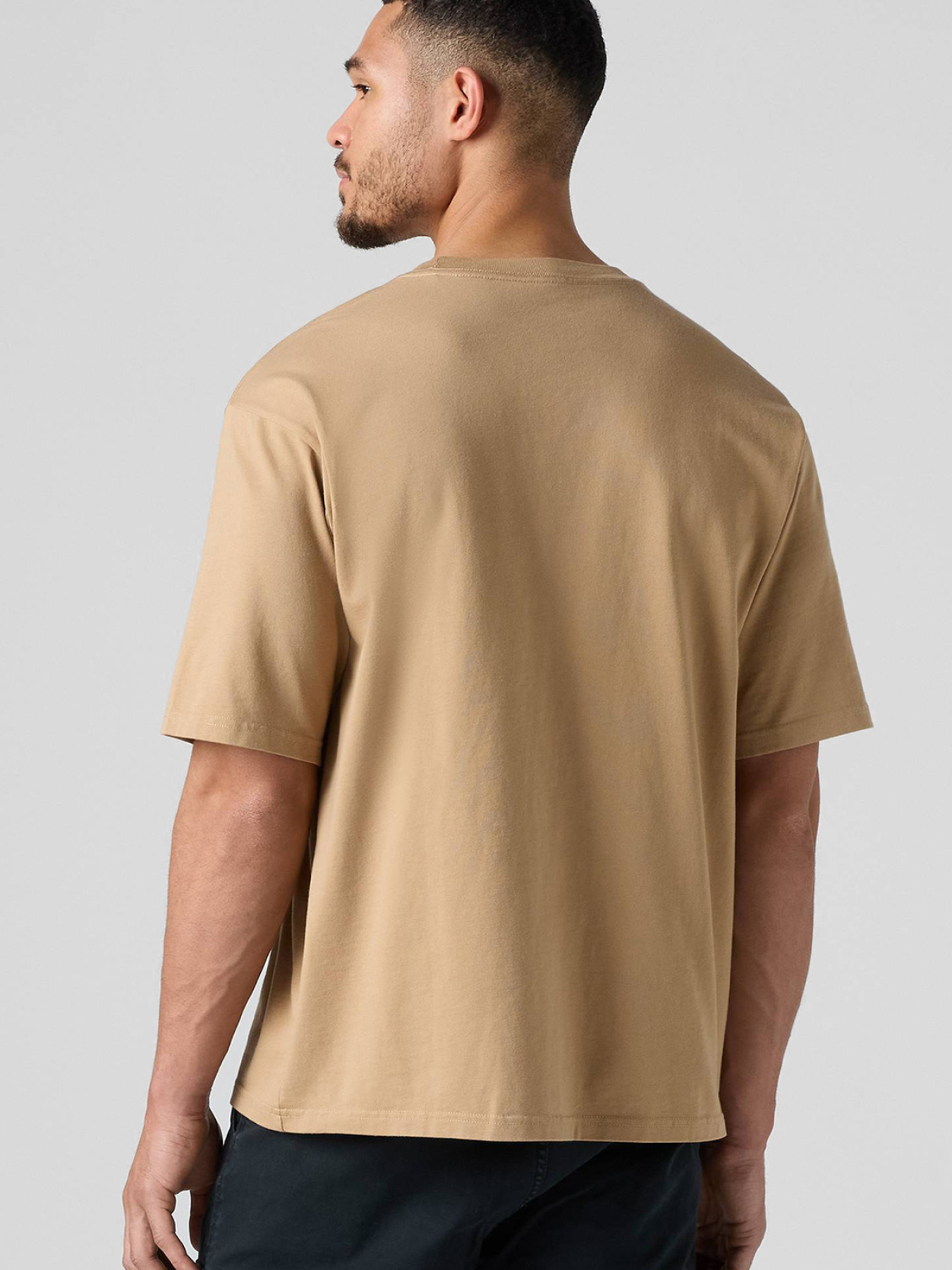 Чоловіча бежева футболка модель 004NU;0001 Фото