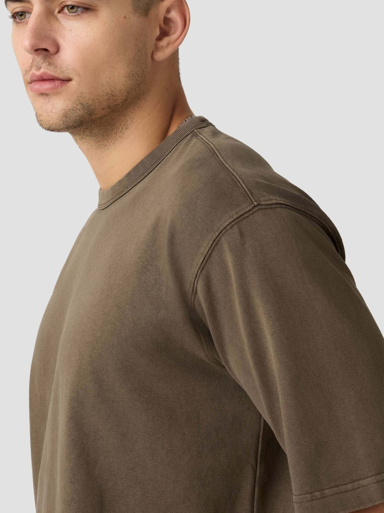 Мужская коричневая футболка модель 005GY;0002 Фото