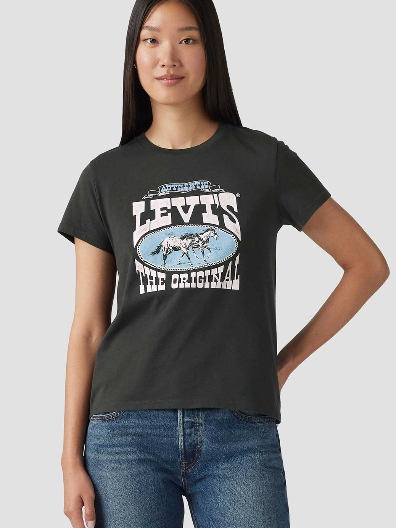 Жіноча чорна футболка модель 17369;3023 Фото