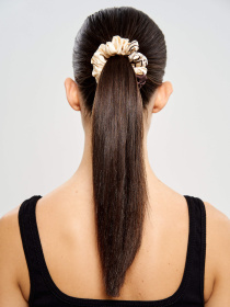 Резинка для волосся з натурального шовку "З чистого листа" Obiimy модель R-20 Фото