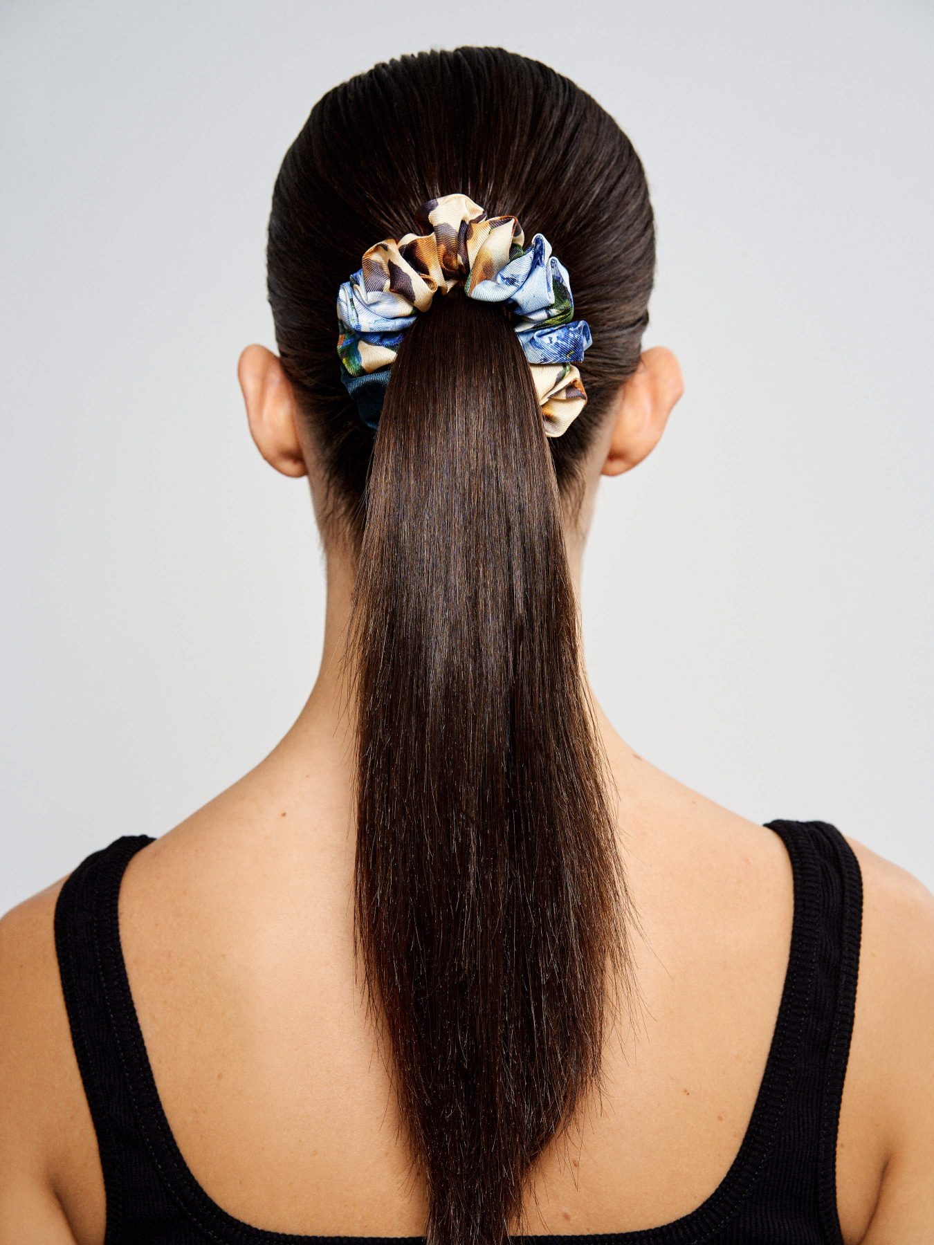 Резинка для волосся з натурального шовку "Сміливий дотик" Obiimy модель R-22 Фото