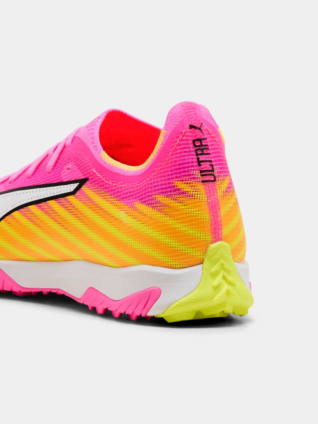Кросівки PUMA Ultra 6 Match Tt модель 108975 Фото