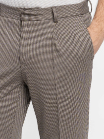 Чоловічі штани M01.07.16.611 Arber бежеві зі стрілками трикотажні модель M01.07.16.611 Фото