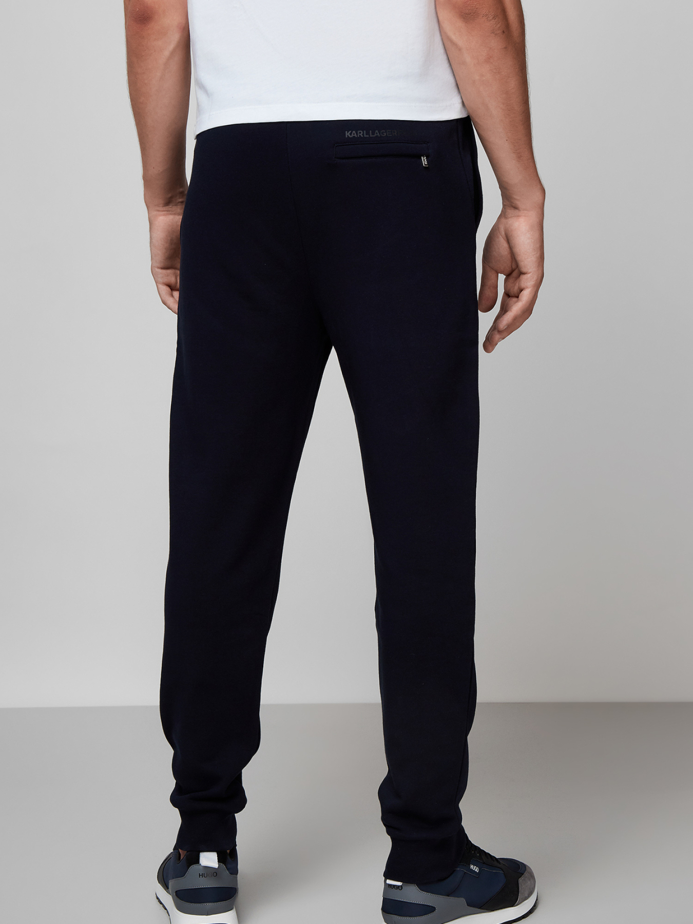 Штаны спортивные Karl Lagerfeld модель 500900.705893;690 Штаны спортивные Karl Lagerfeld модель 500900.705893;690 Фото