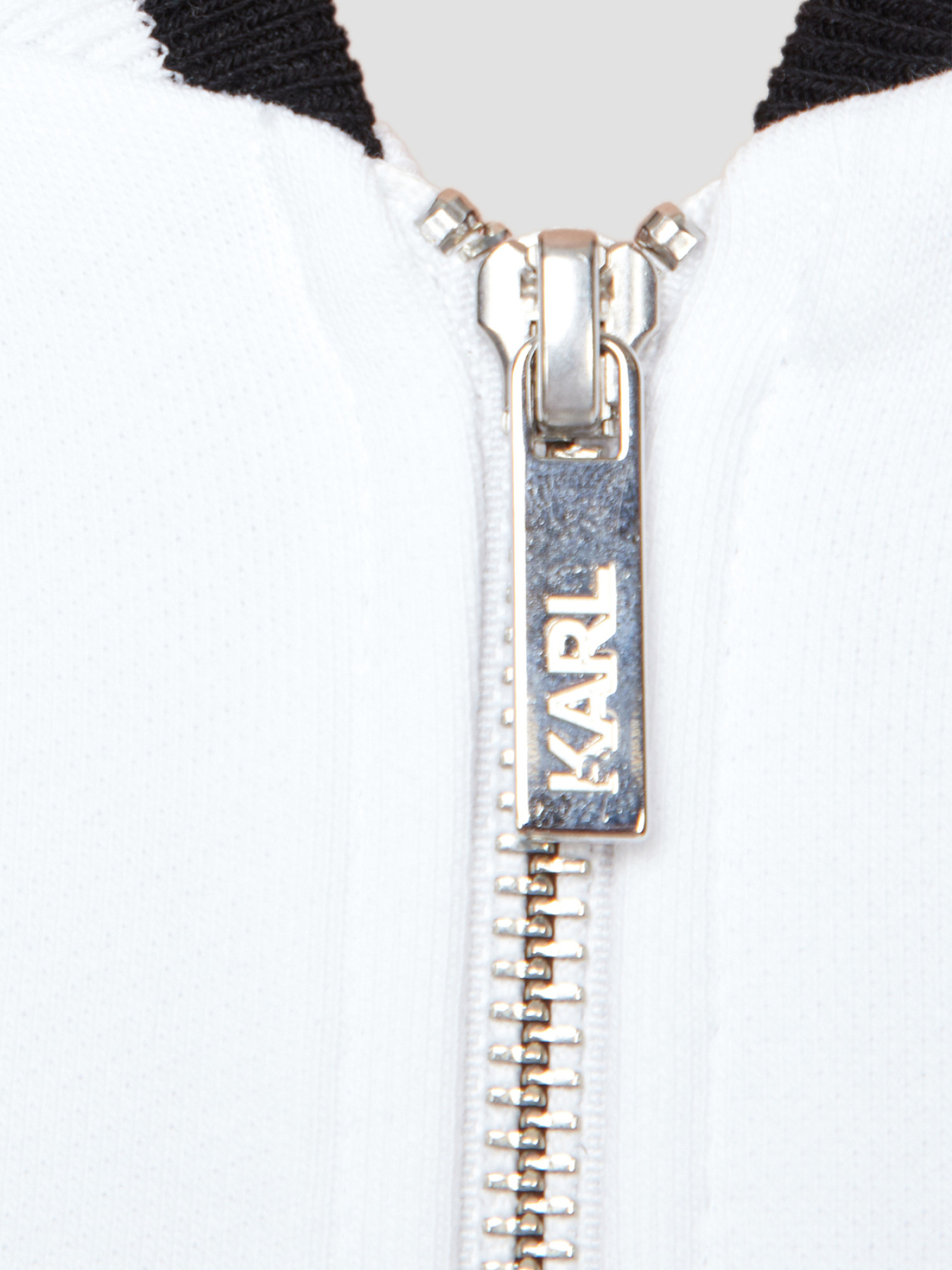 Спортивна кофта Karl Lagerfeld модель 541900.705410;10 Спортивна кофта Karl Lagerfeld модель 541900.705410;10 Фото