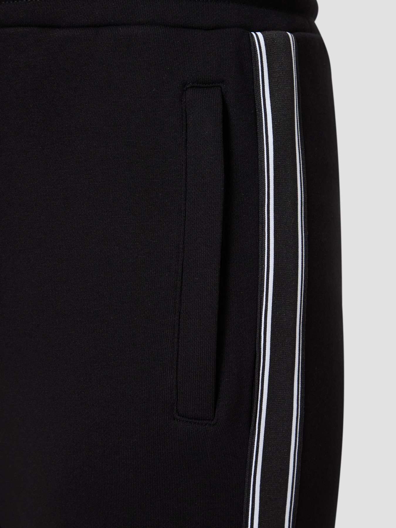 Штаны спортивные Karl Lagerfeld модель 553910.705034;990 Штаны спортивные Karl Lagerfeld модель 553910.705034;990 Фото