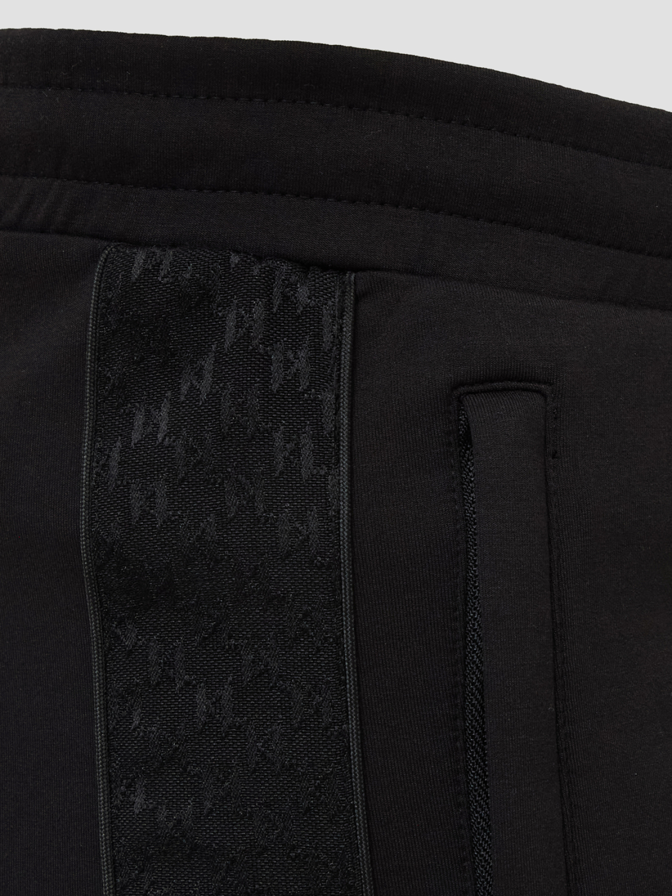 Штаны спортивные Karl Lagerfeld модель 561902.705008;990 Штаны спортивные Karl Lagerfeld модель 561902.705008;990 Фото