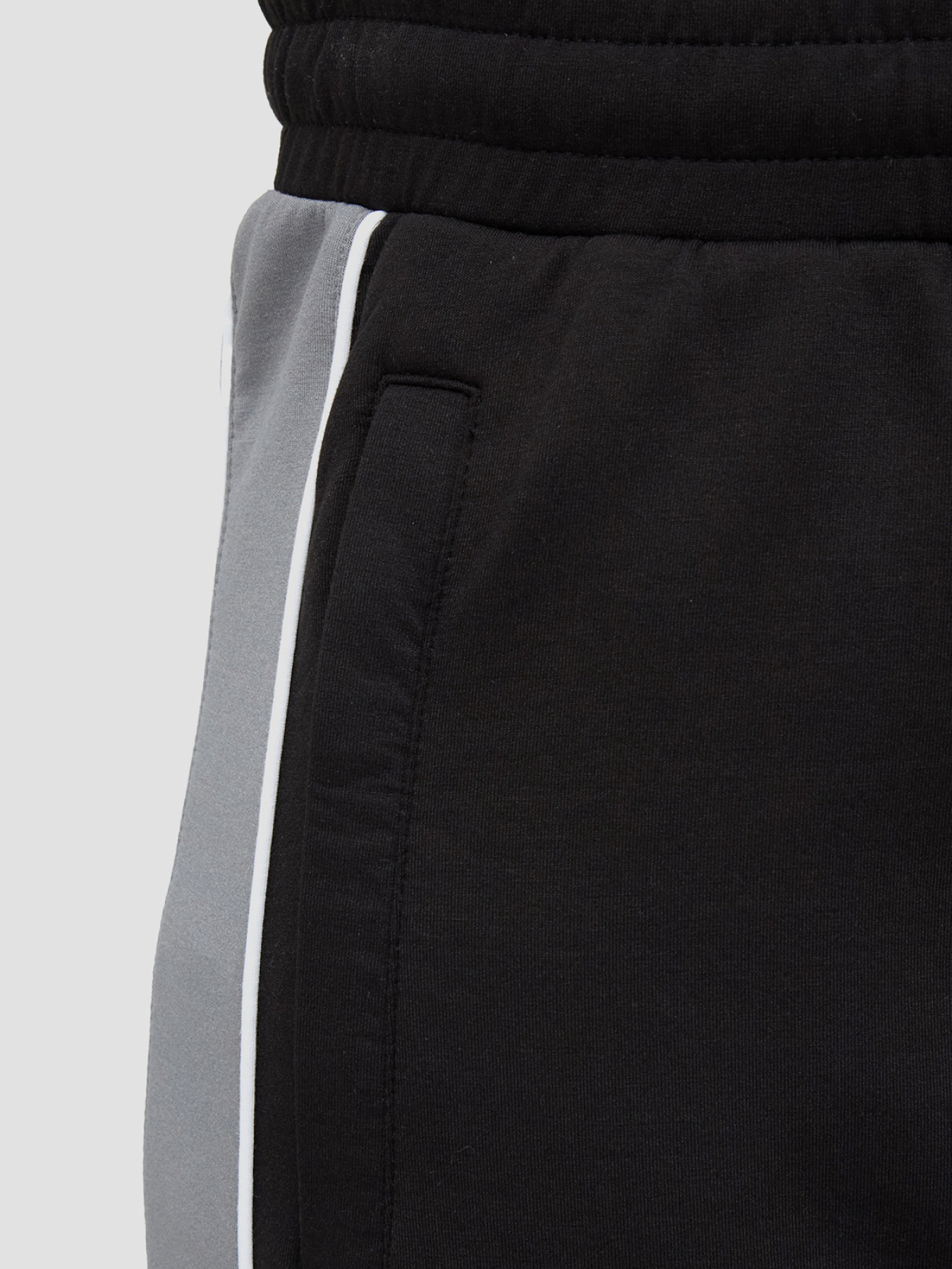 Мужские черные спортивные брюки модель 561902.705014;990 Мужские черные спортивные брюки модель 561902.705014;990 Фото