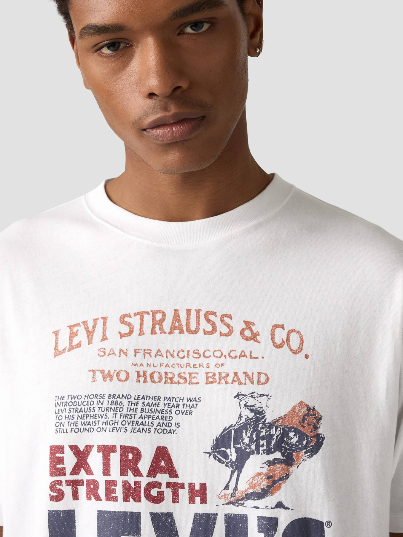 Мужская белая футболка модель 87373;0225 Фото