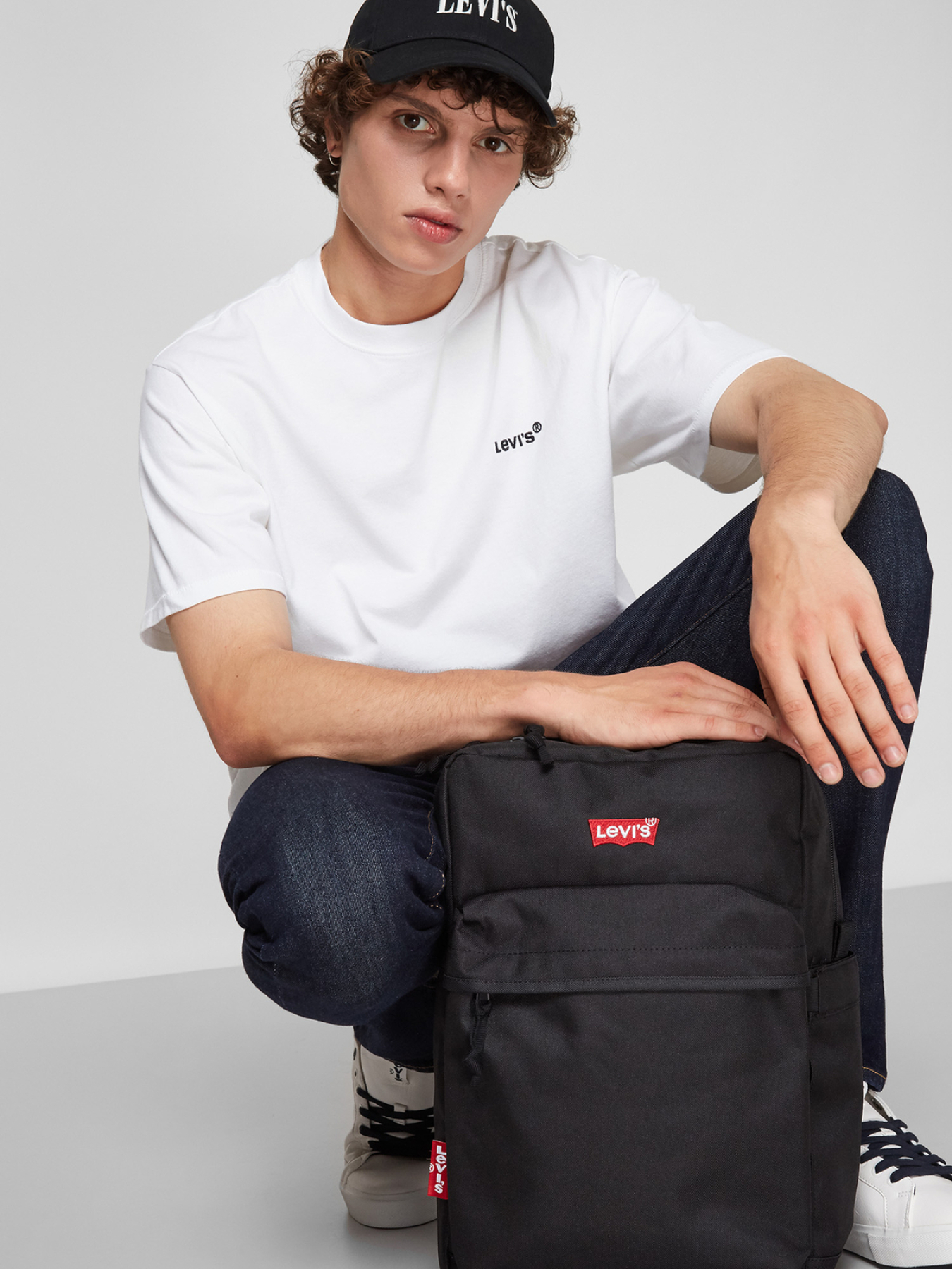 Мужская белая футболка модель A0637;0000 Фото