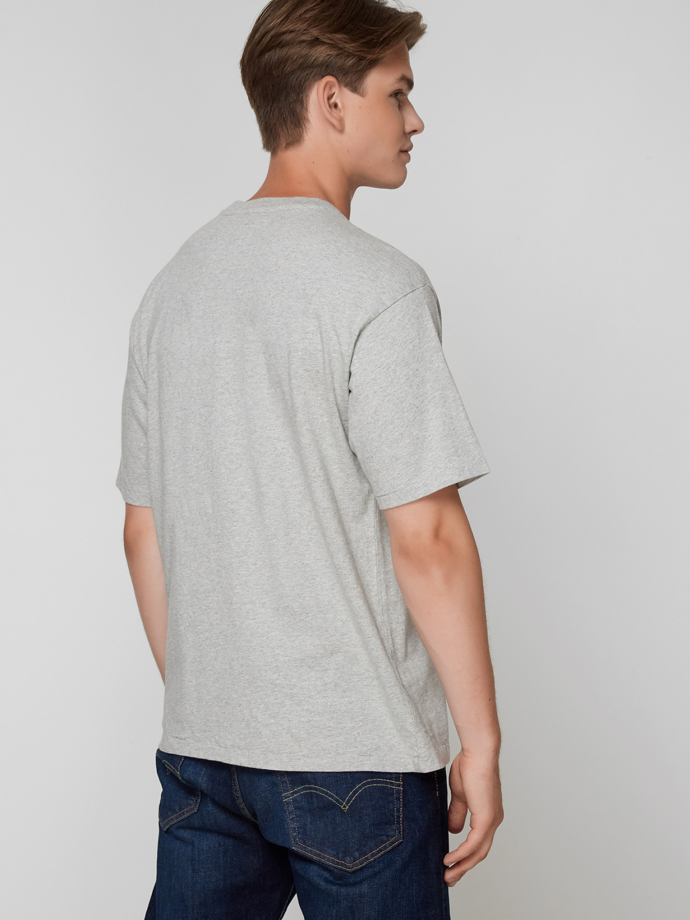 Чоловіча сіра футболка модель A0637;0013 Фото