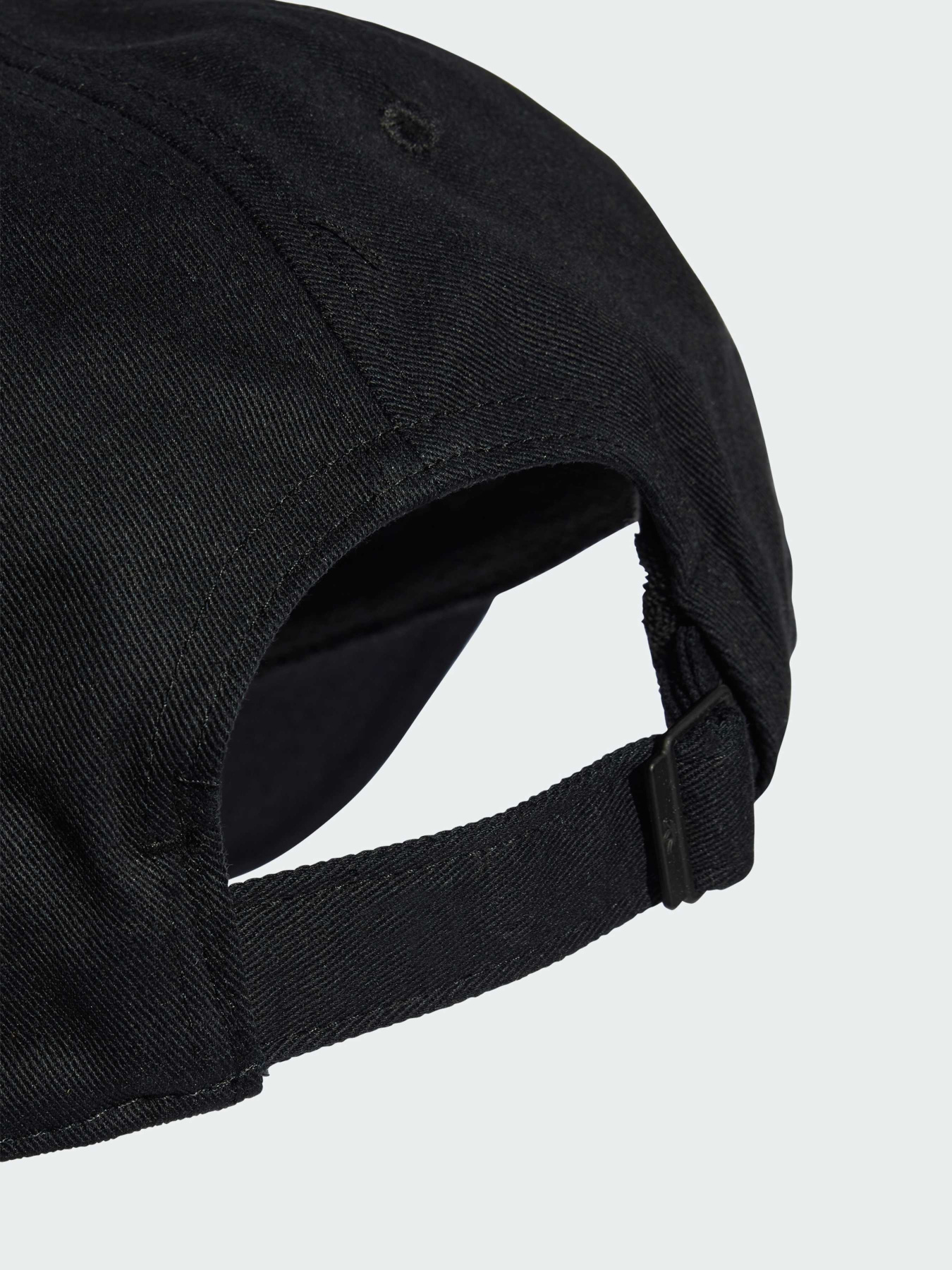 Кепка Everyday Icons With Tonal Metal Trefoil модель KA4006 Кепка Everyday Icons With Tonal Metal Trefoil модель KA4006 Фото