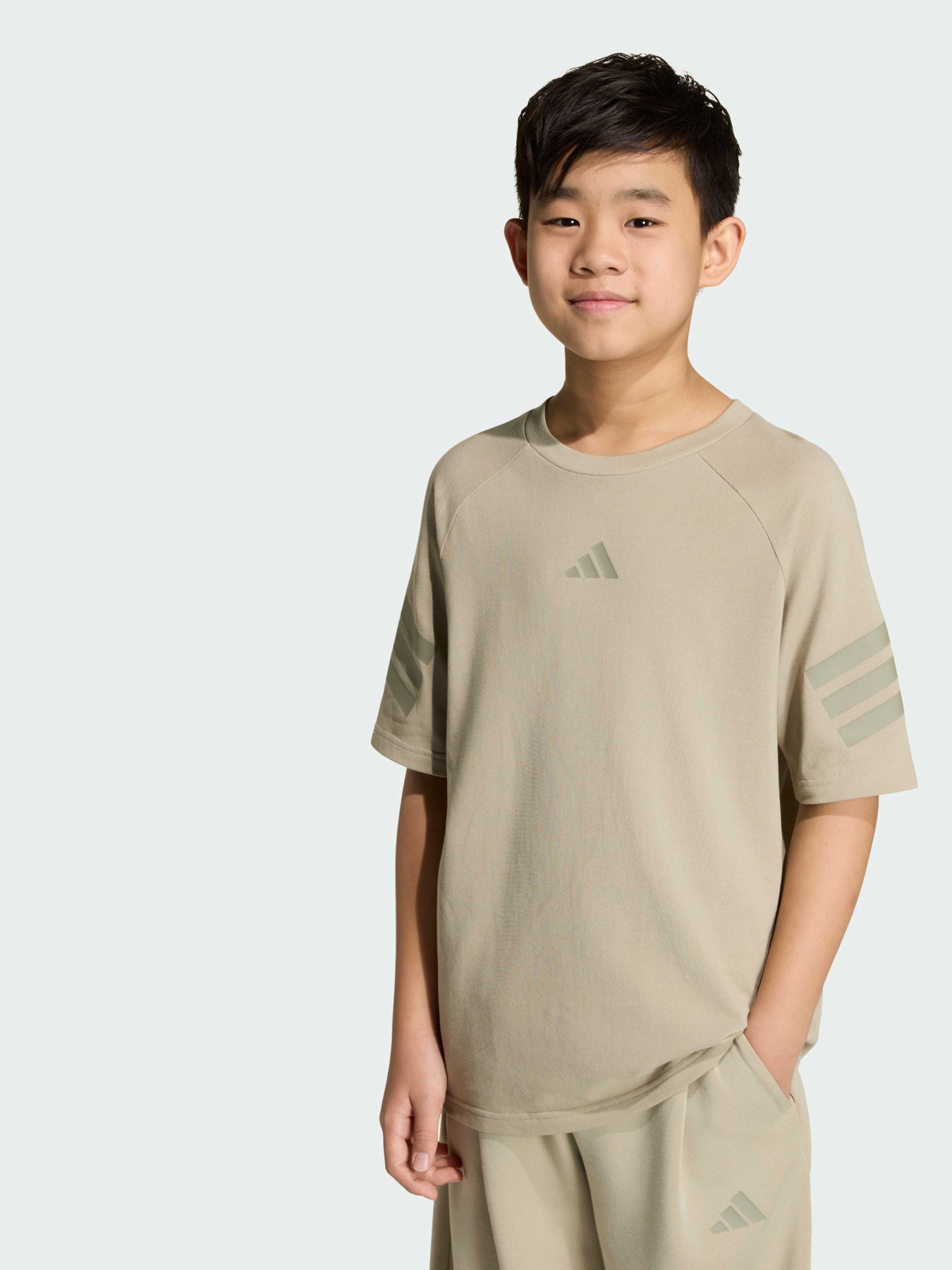 Футболка Adidas Культові силуети модель KC8651 Футболка Adidas Культові силуети модель KC8651 Фото