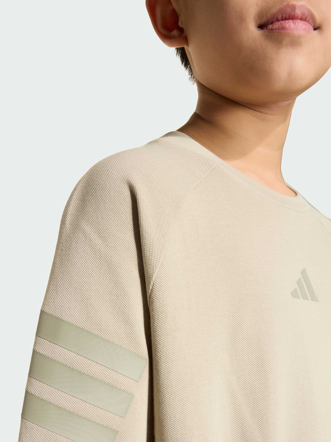 Футболка Adidas Культові силуети модель KC8651 Футболка Adidas Культові силуети модель KC8651 Фото