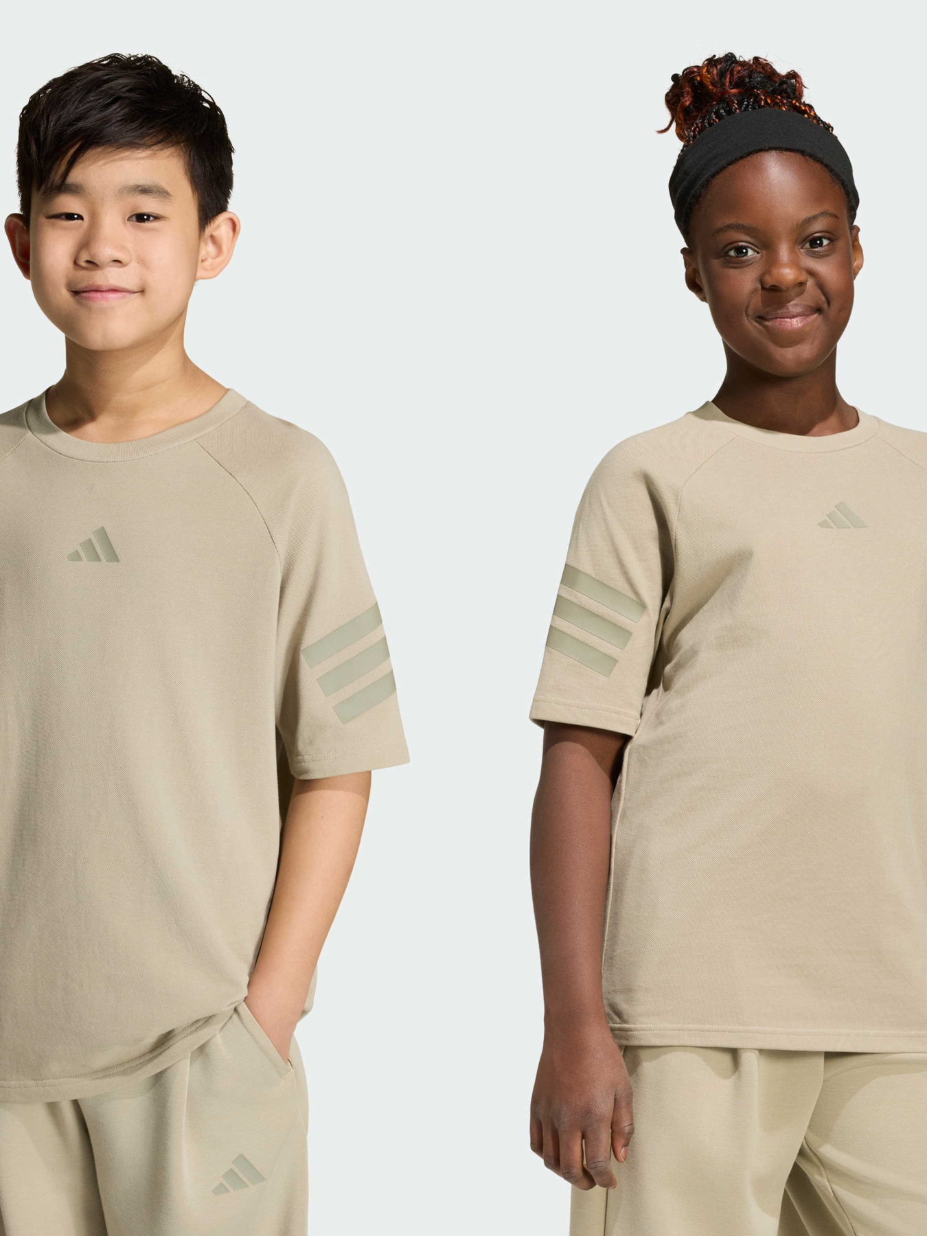 Футболка Adidas Культові силуети модель KC8651 Футболка Adidas Культові силуети модель KC8651 Фото